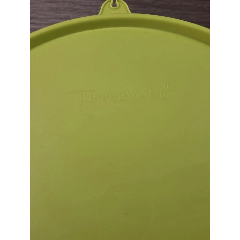 Lot Of 2 Tupperware Green Jello Mold With Lid. 3 Piece NEW